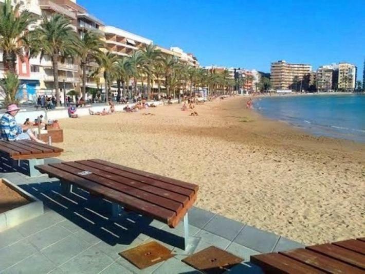 Torrevieja Apartment Luaran gambar