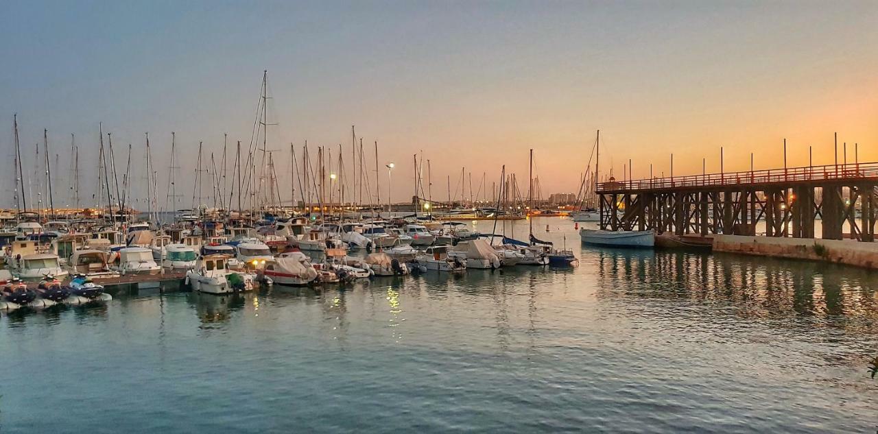 Torrevieja Apartment Luaran gambar
